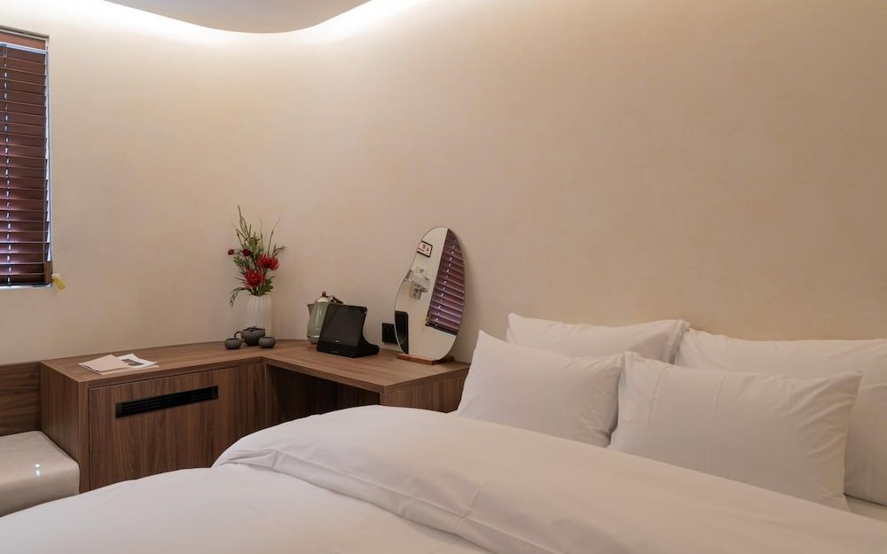 Jamsil Orosie Tourist Hotel - Orosie Room (Standard King (Simmons LG OLED 55 Sty)