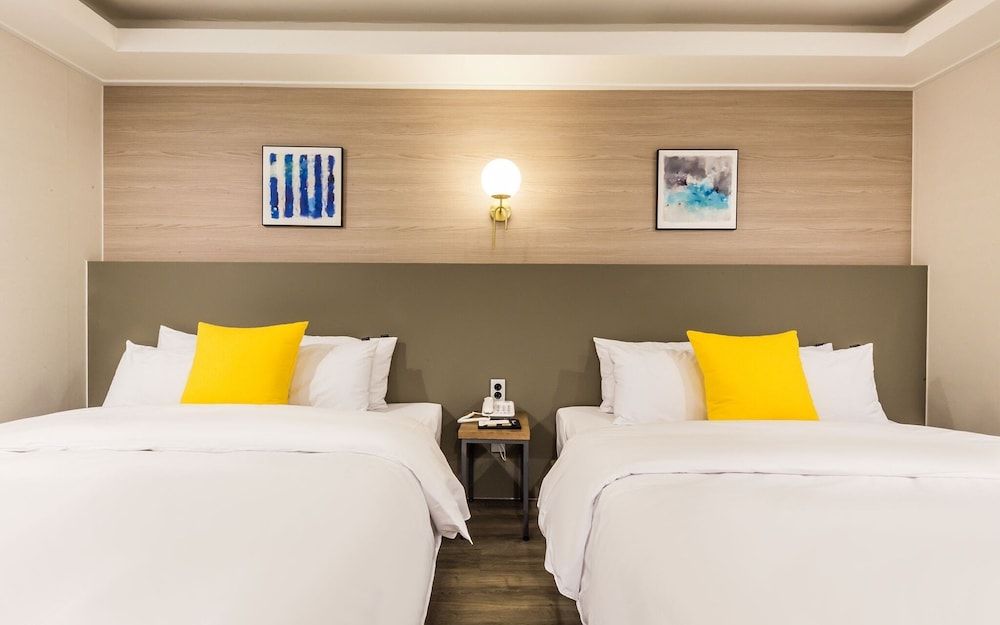 undefined Sincheon Hotel Bom 3