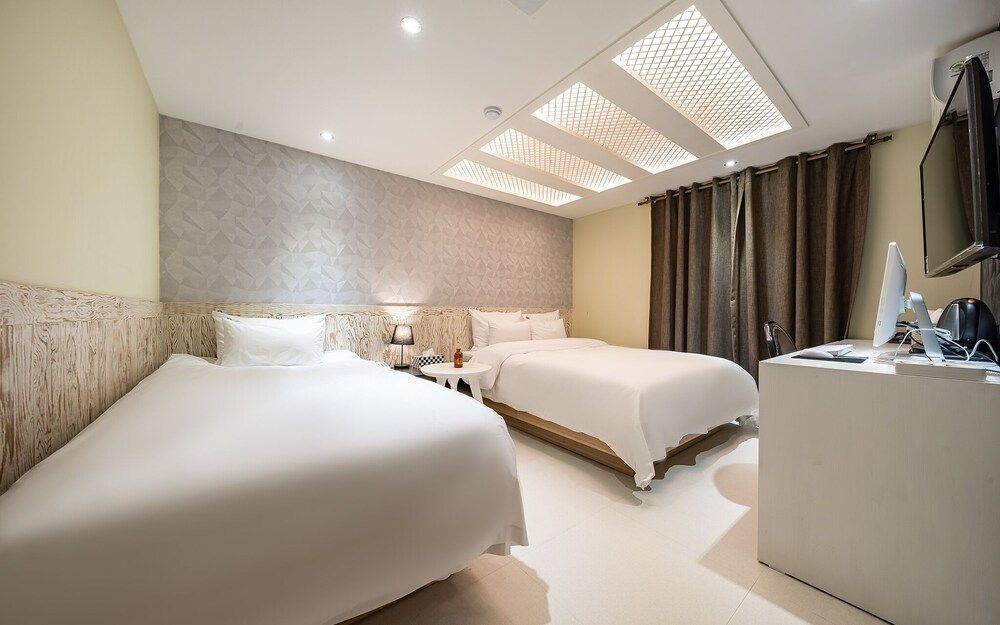 Suyu Yuria Hotel Room (Deluxe Twin (Netflix viewing availabl) 6