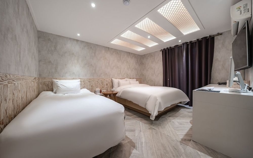 Suyu Yuria Hotel Room (Deluxe Twin (Netflix viewing availabl)