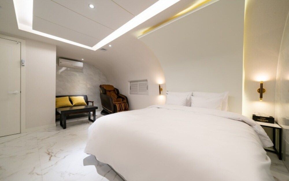 undefined Suyu Yuria Hotel 5