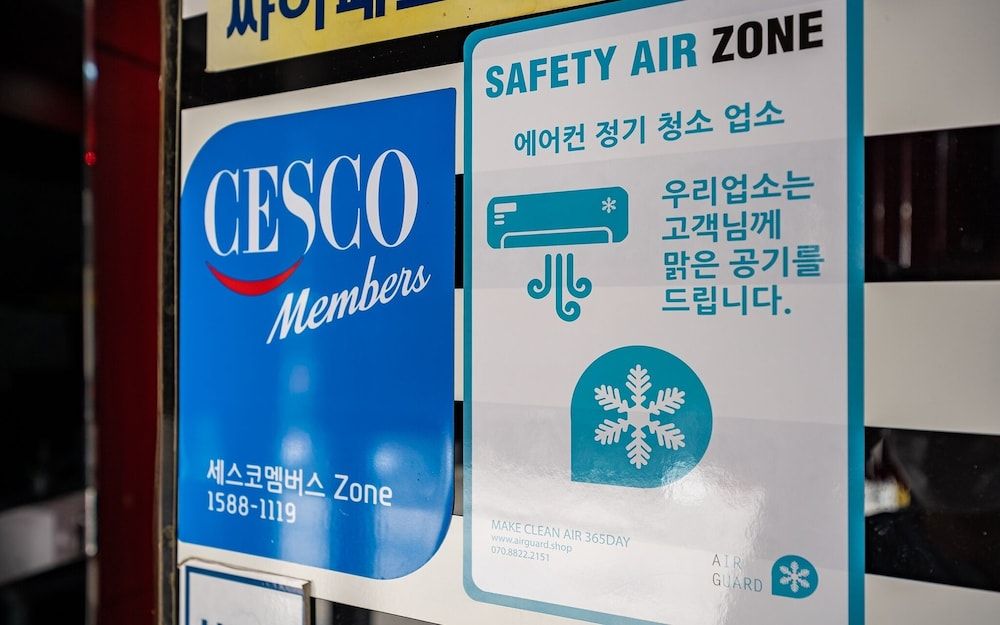 undefined Mia Chereville 10