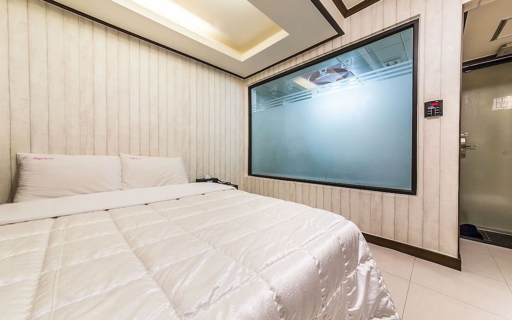 undefined Seoul National University Angel 7