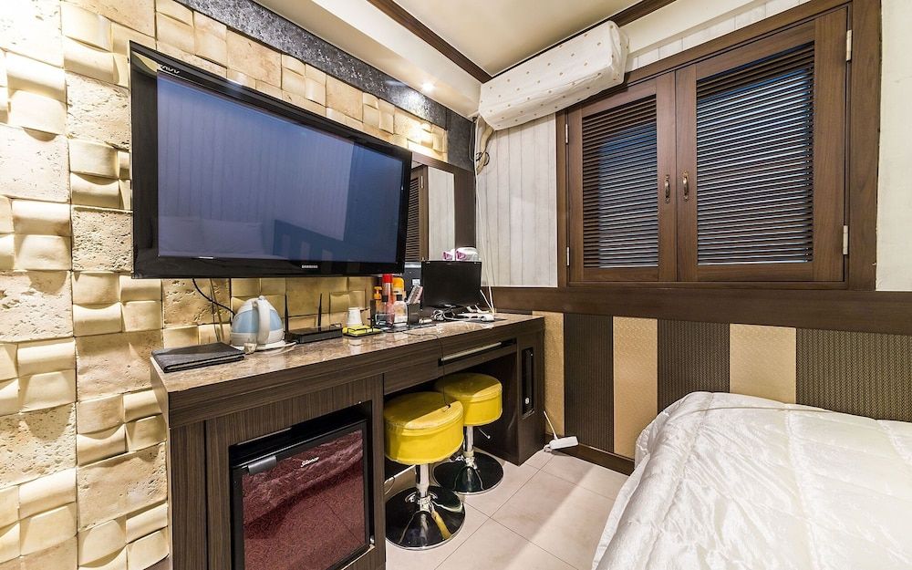 undefined Seoul National University Angel 6