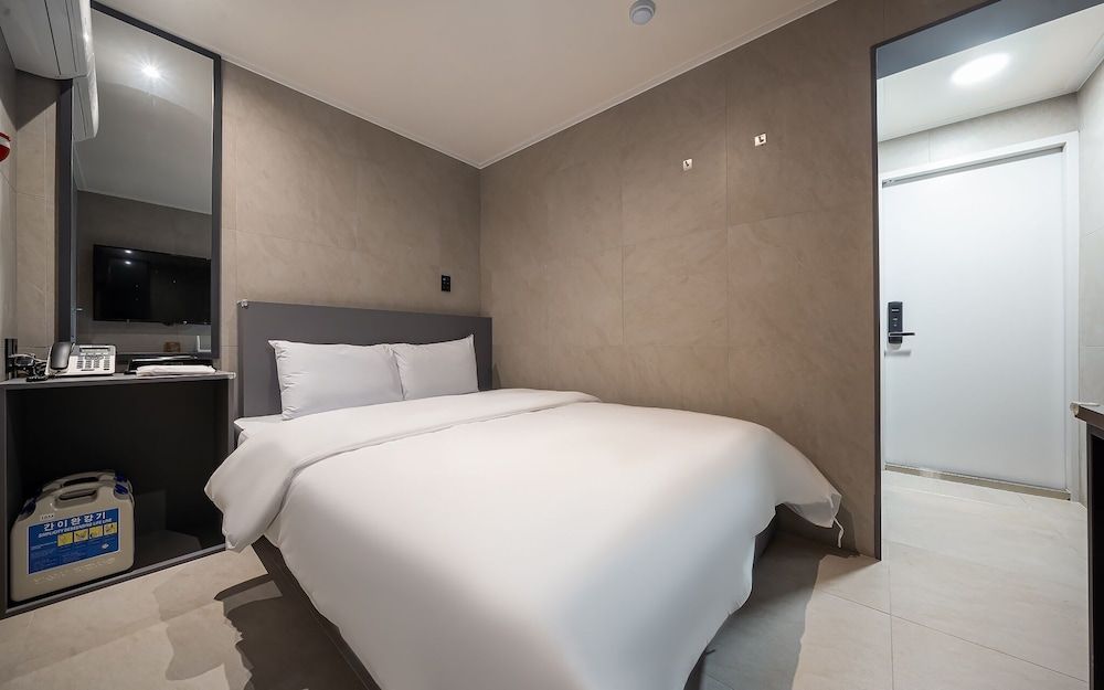 Guro Hotel Oasis Room (Economy) 2