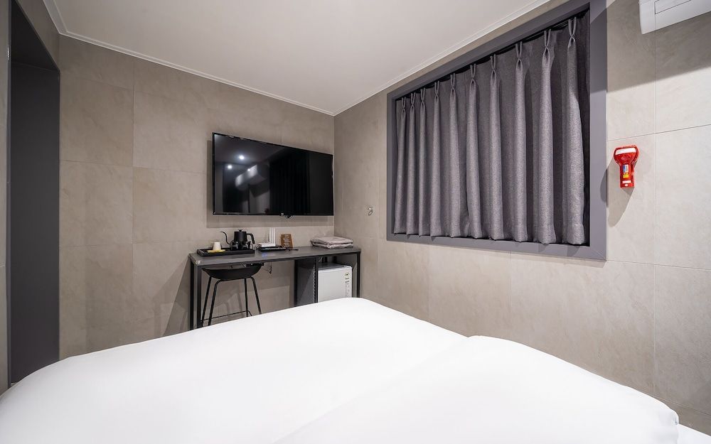 Guro Hotel Oasis Room (Economy) 4