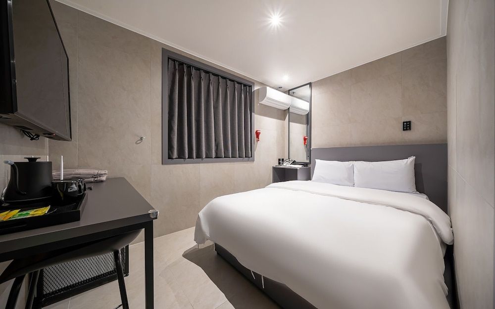 Guro Hotel Oasis Room (Economy)