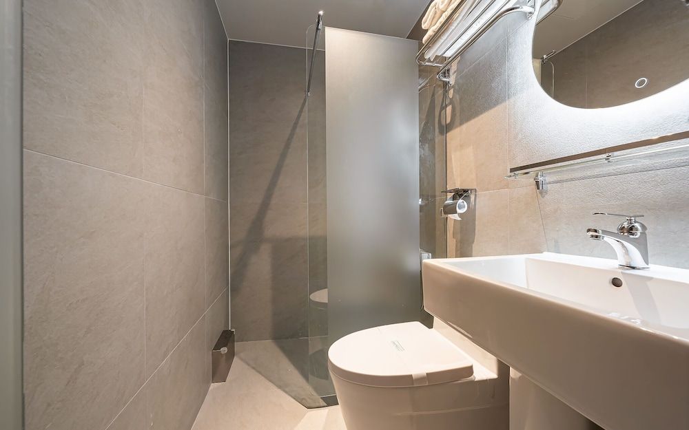 Guro Hotel Oasis Room (Economy) 5