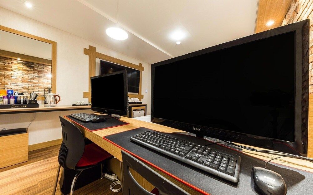 Gasan Honey Room (Semi-Suite room (Netflix available in) 6