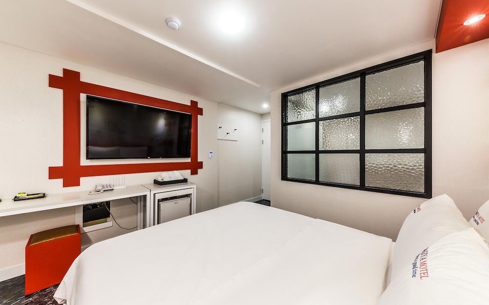 Gasan Honey Room (Semi-Suite room (Netflix available in) 14