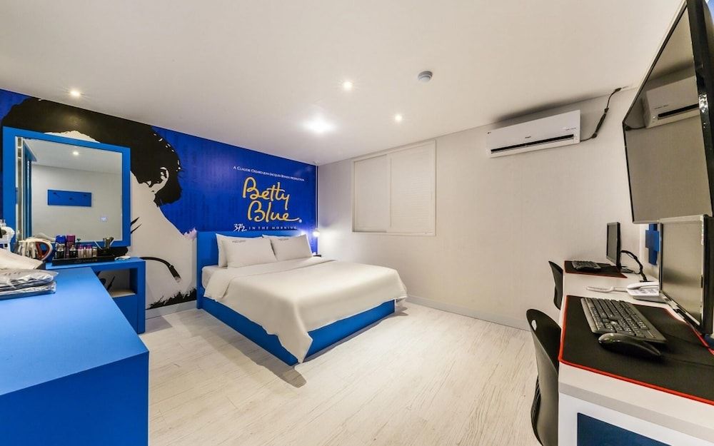 Gasan Honey Room (Deluxe room (Netflix available in all) 2