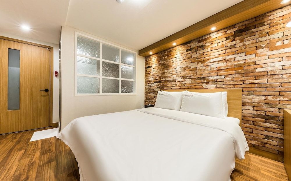 Gasan Honey Room (Semi-Suite room (Netflix available in) 2