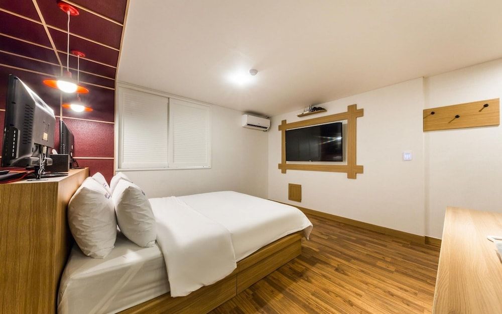 Gasan Honey Room (Deluxe room (Netflix available in all) 6