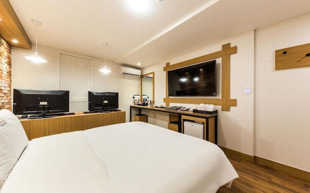 Gasan Honey Room (Semi-Suite room (Netflix available in) 3