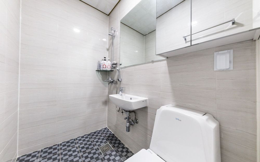 undefined Guro JS Hotel 8