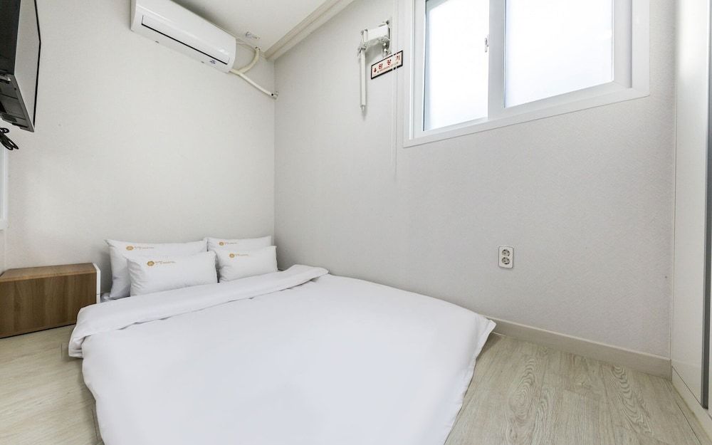 undefined Guro JS Hotel 4