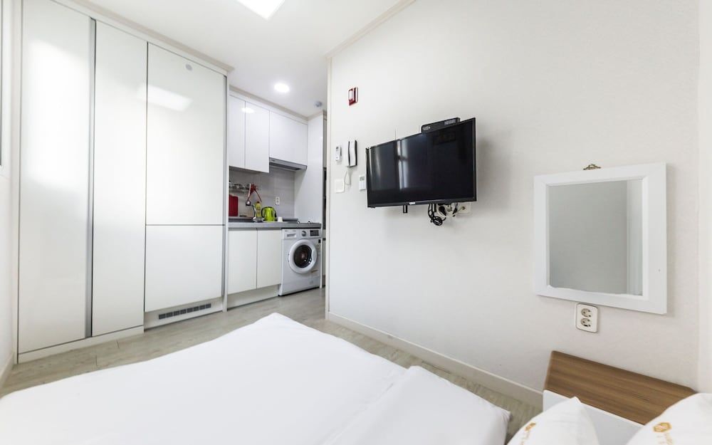 undefined Guro JS Hotel 3