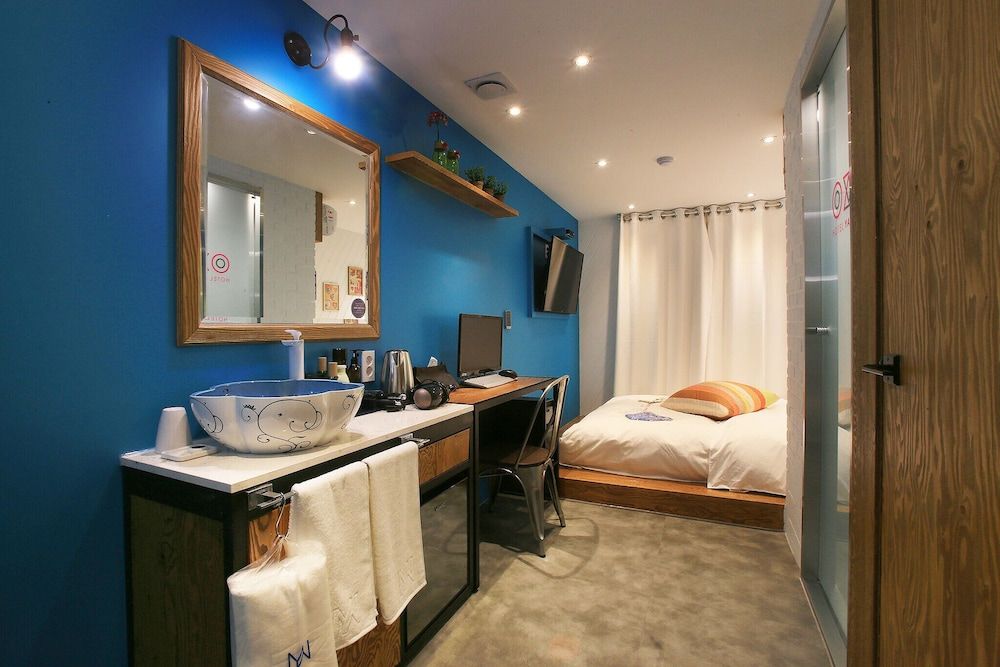 undefined Yaja Jongno 7