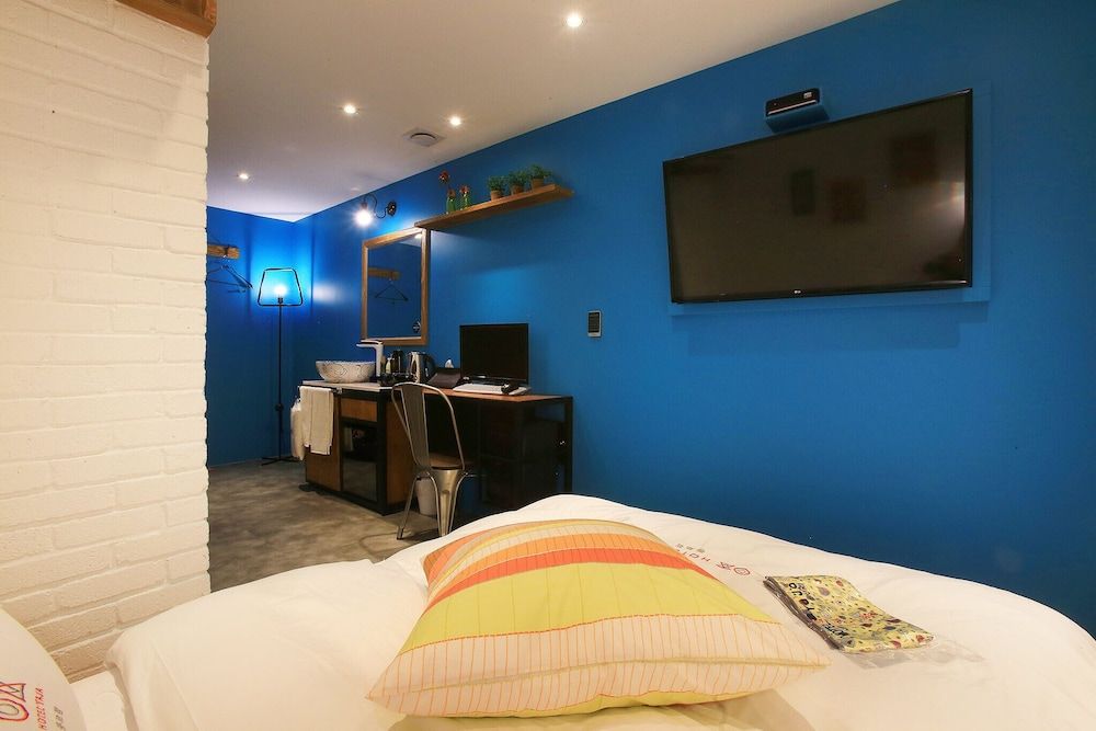 undefined Yaja Jongno 6