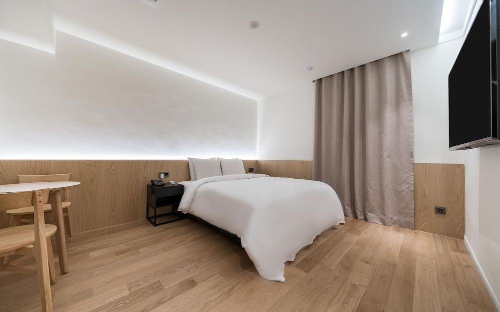 undefined Yeoksam CF 9