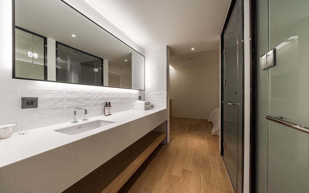 undefined Yeoksam CF 6