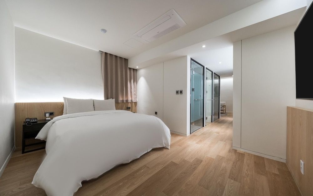 undefined Yeoksam CF 3