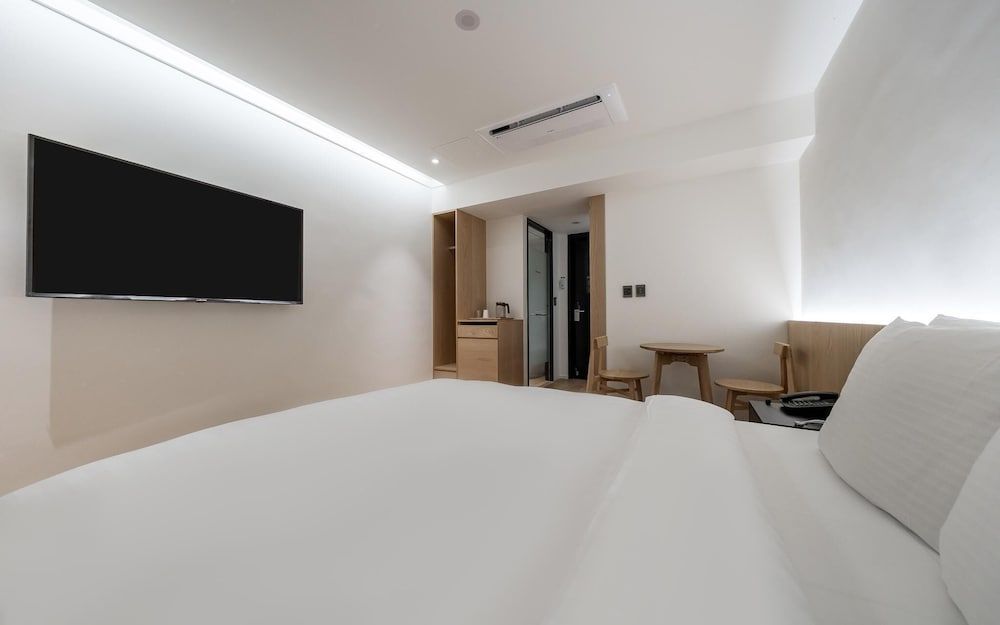 undefined Yeoksam CF 8