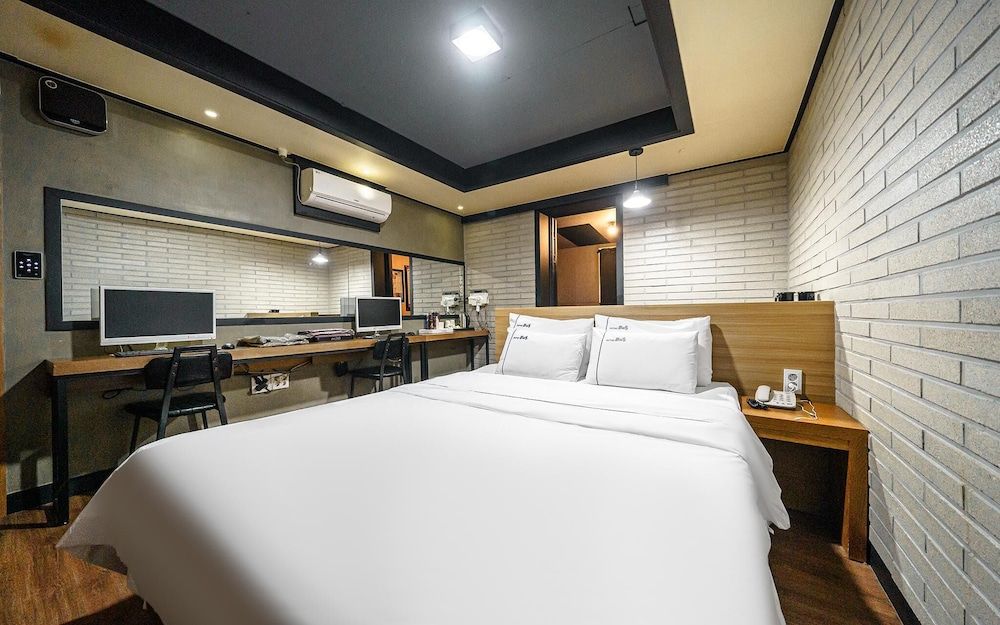 Sangbong Hotel Bus Room (Karaoke (ramen) (choose 2 fried rice ) 2