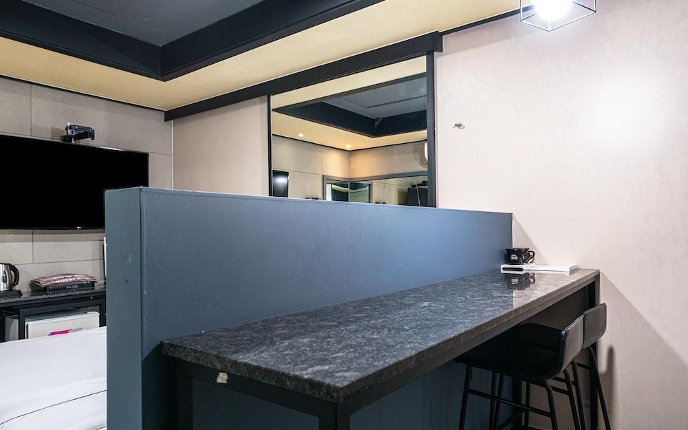 Sangbong Hotel Bus Room (General (Netflix TVing Watcha Disney ) 6