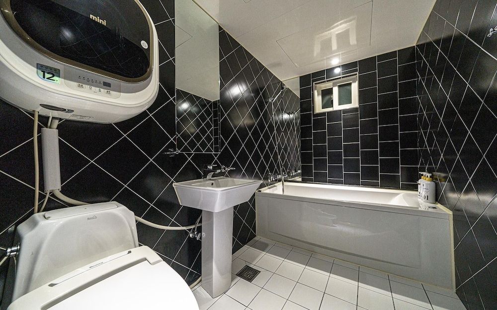 undefined Sangbong Hotel Bus 10