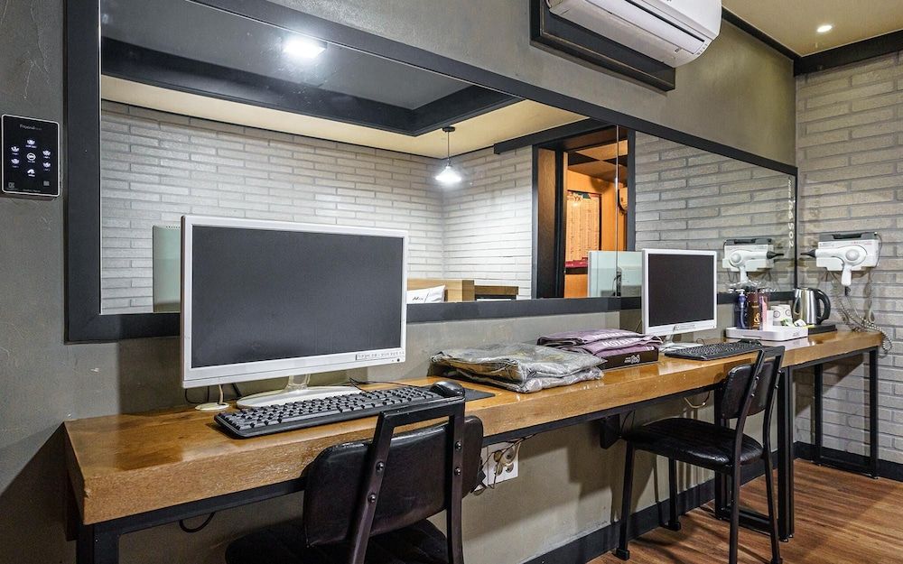 Sangbong Hotel Bus Room (Karaoke (ramen) (choose 2 fried rice ) 4