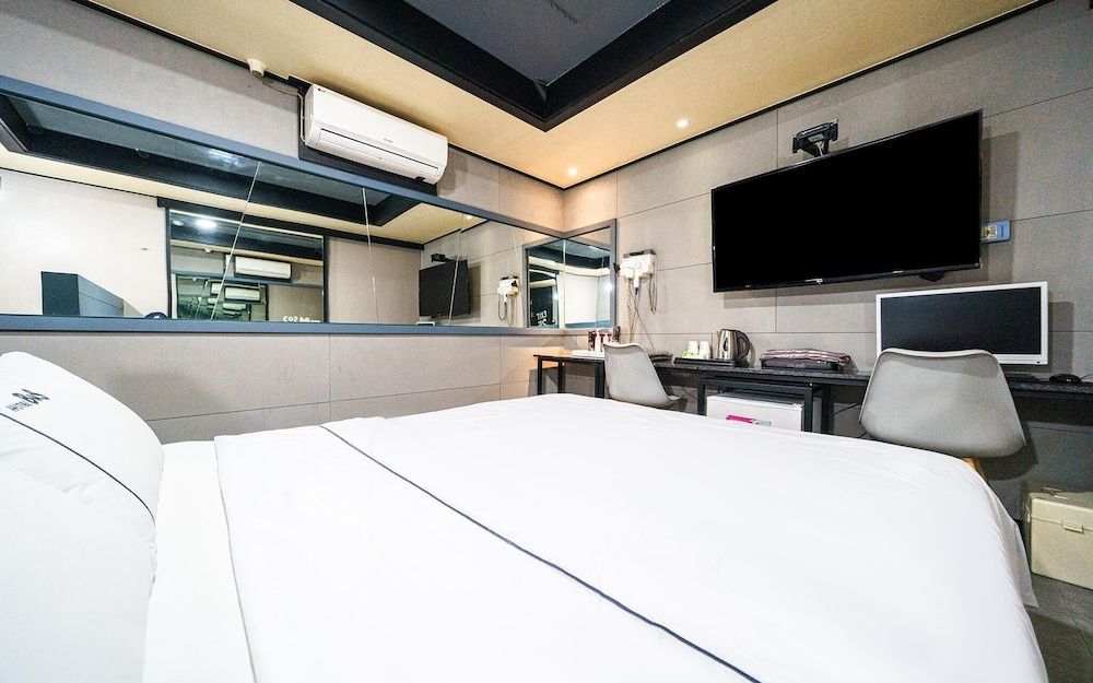 Sangbong Hotel Bus Room (General (Netflix TVing Watcha Disney )