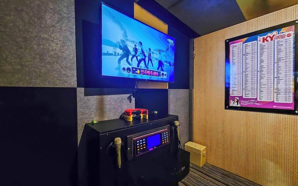Sangbong Hotel Bus Room (Karaoke (ramen) (choose 2 fried rice ) 11
