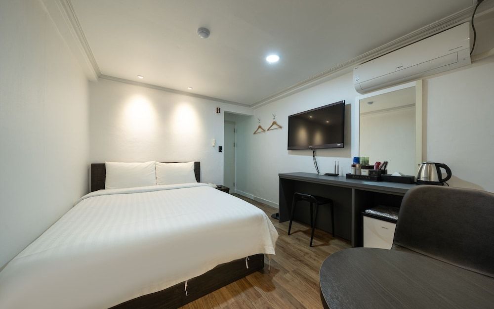 undefined Sinchon Rich 5