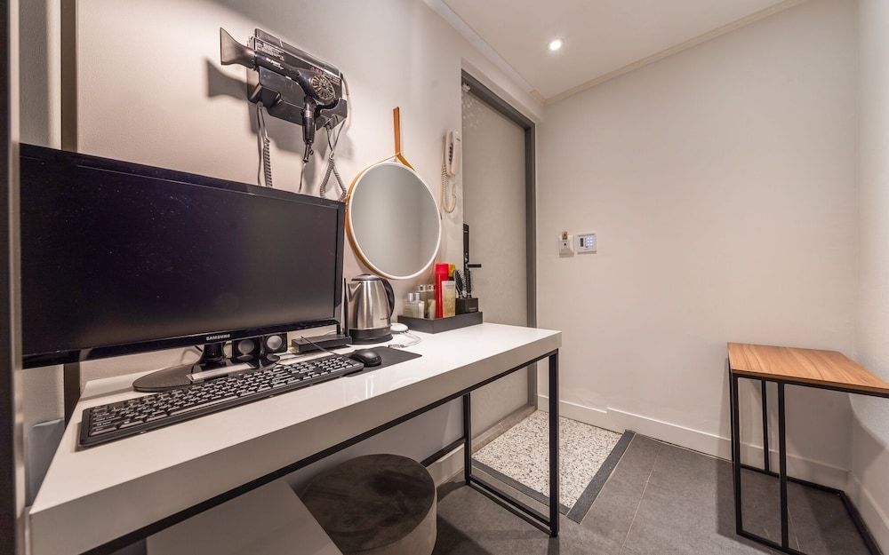 Wolgok Shinhwa Self Check-in Motel Room (Standard room (55-inch TV watching al) 8