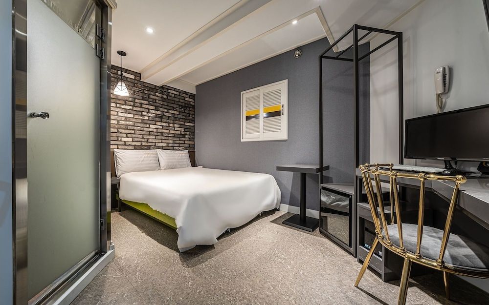 Wolgok Shinhwa Self Check-in Motel Room (Premium (65-inch TV Netflix free view) 15