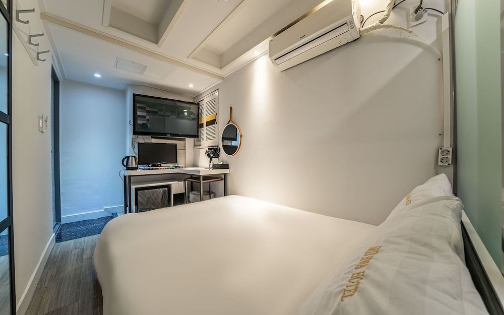 Wolgok Shinhwa Self Check-in Motel Room (Standard room (55-inch TV watching al) 3