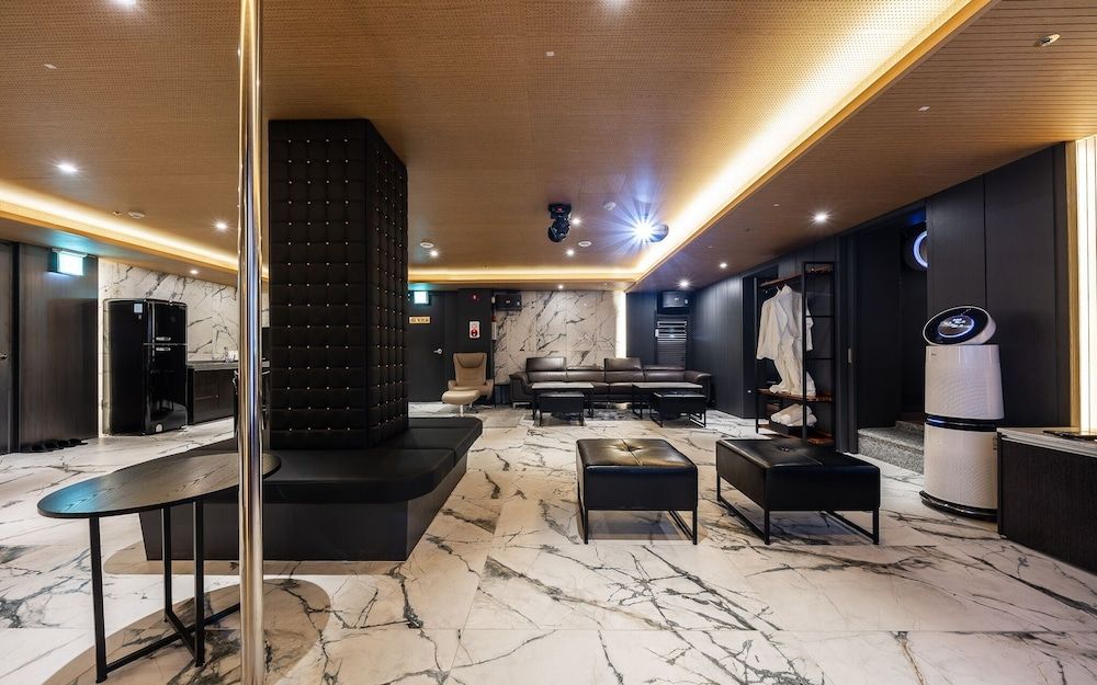 undefined Sinchon Wol