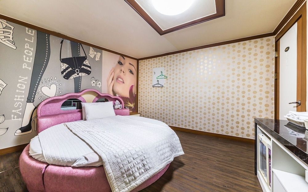 undefined Sinseoldong Mong 4