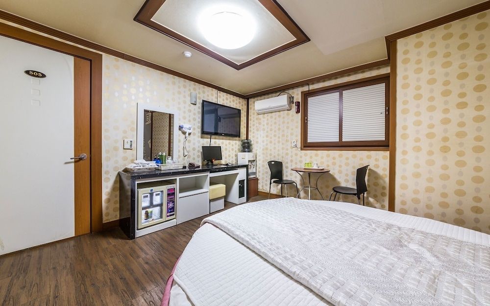 undefined Sinseoldong Mong 5