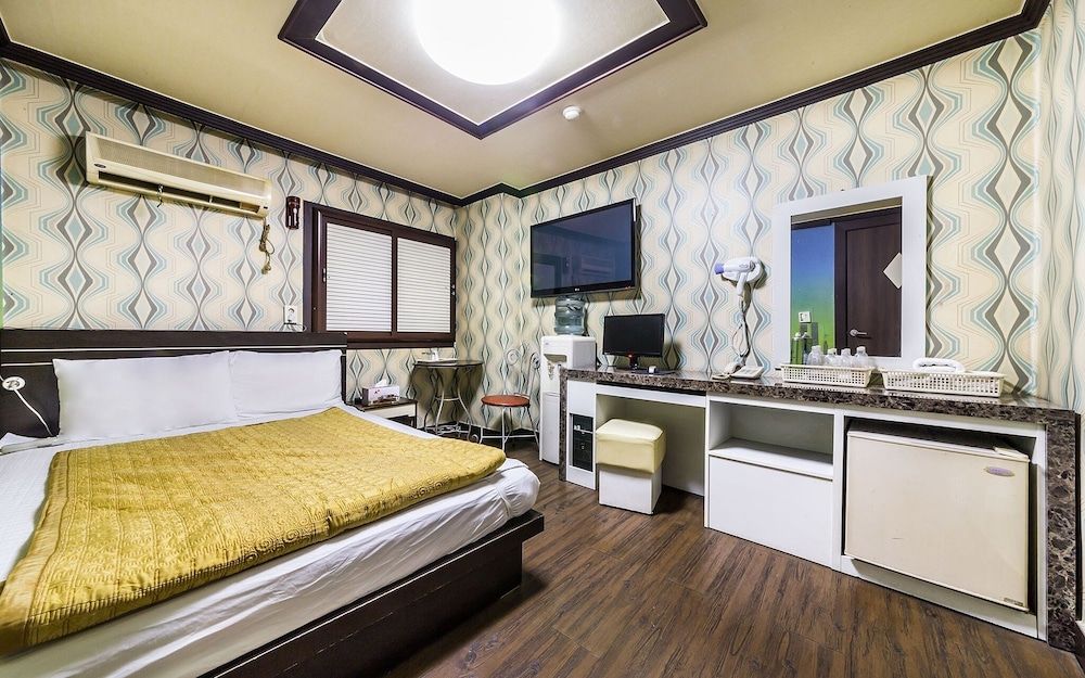 undefined Sinseoldong Mong 8