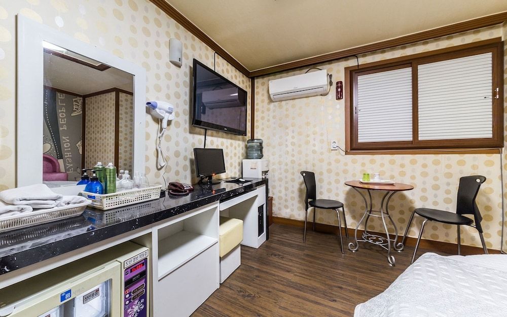 undefined Sinseoldong Mong 6