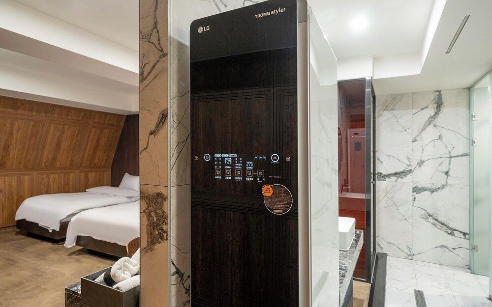 Seoul National Univ Stn 54beonga Room (VVIP (Netflix Disney/2 PCs for games/) 5