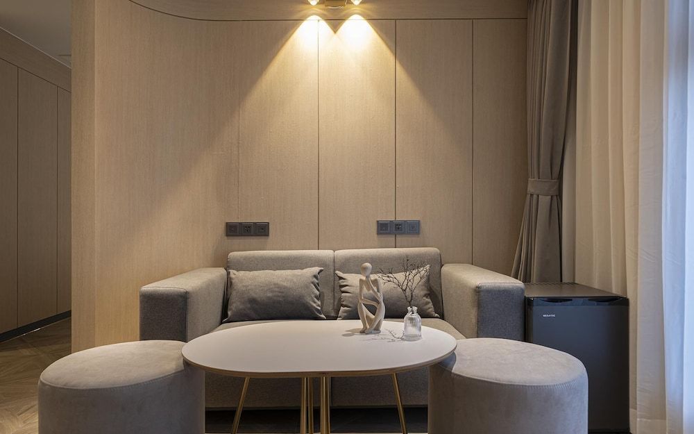 Brown Dot Yeoksam Branch Room (Suite B (sofa bed king size bed Netfl) 5