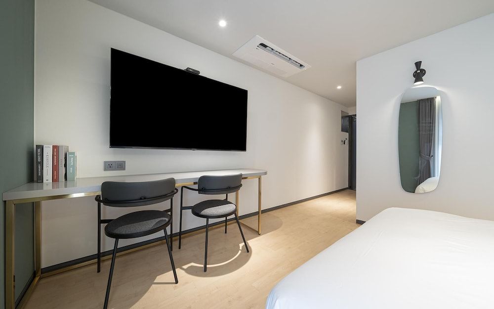 Brown Dot Yeoksam Branch Room (Premium B (OTT Bathtub)) 24