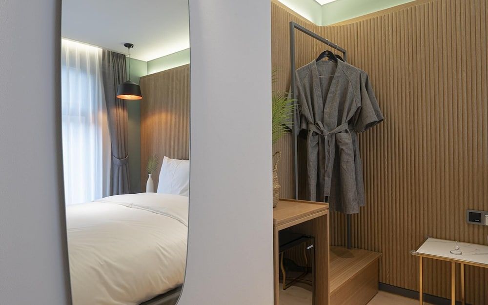 Brown Dot Yeoksam Branch Room (Premium B (OTT Bathtub)) 21