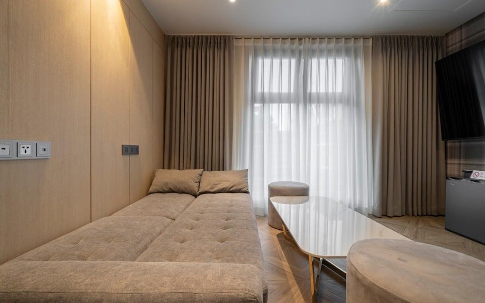 Brown Dot Yeoksam Branch Room (Suite B (sofa bed king size bed Netfl) 34