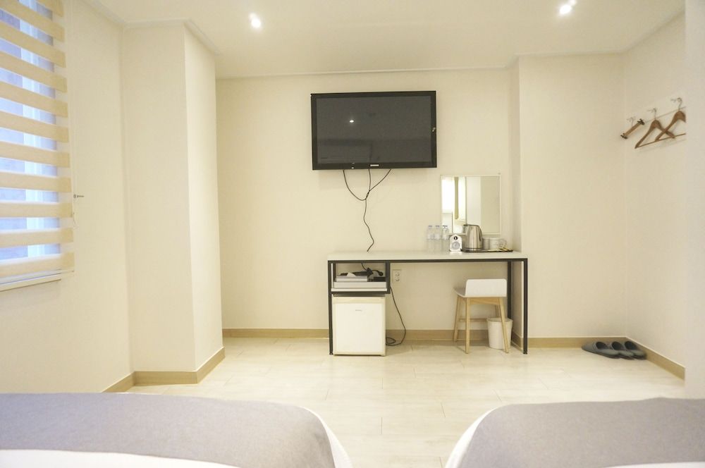 Hotel Victoria Triple Room 10