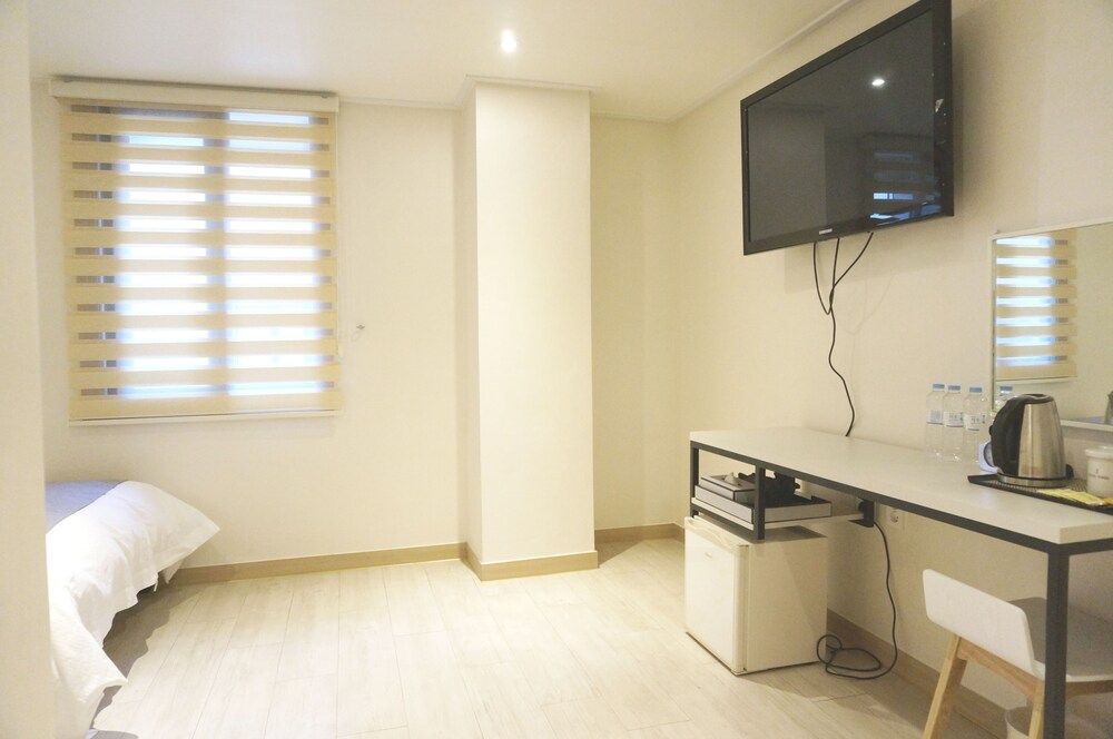 Hotel Victoria Triple Room 6