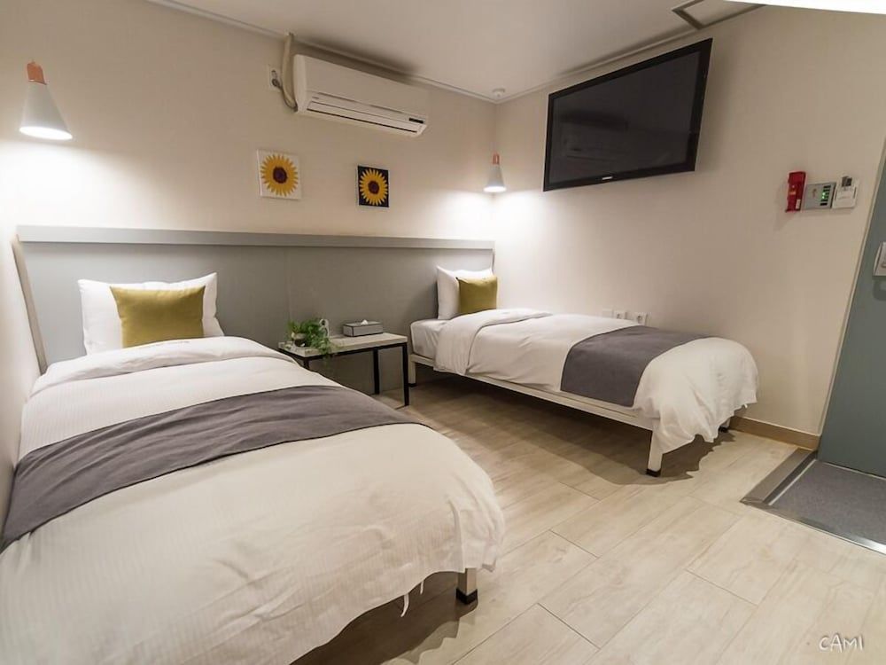 Hotel Victoria Twin Room